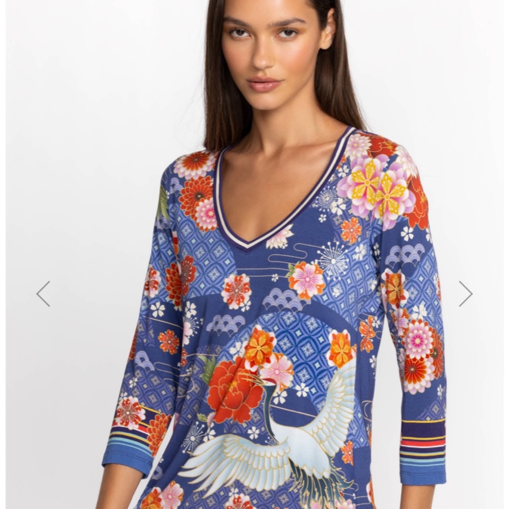 Johnny was PAJARO FAVORITE 3/4 SLEEVE V‑NECK TEE